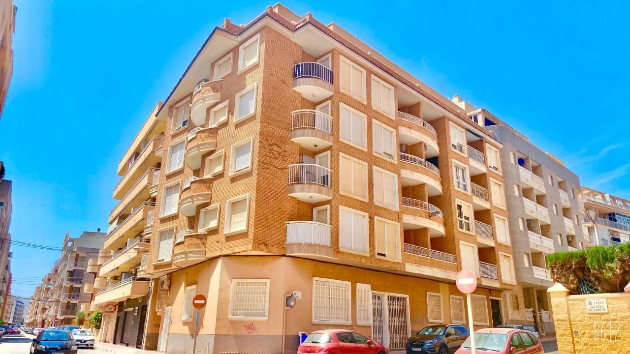 Beautiful Apartment Near Playa De Los Locos Torrevieja Exterior photo